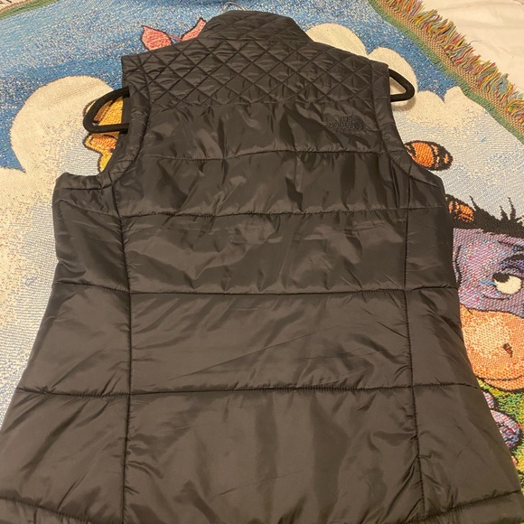 Women's Black Quilted Vest - Picture 2 of 4